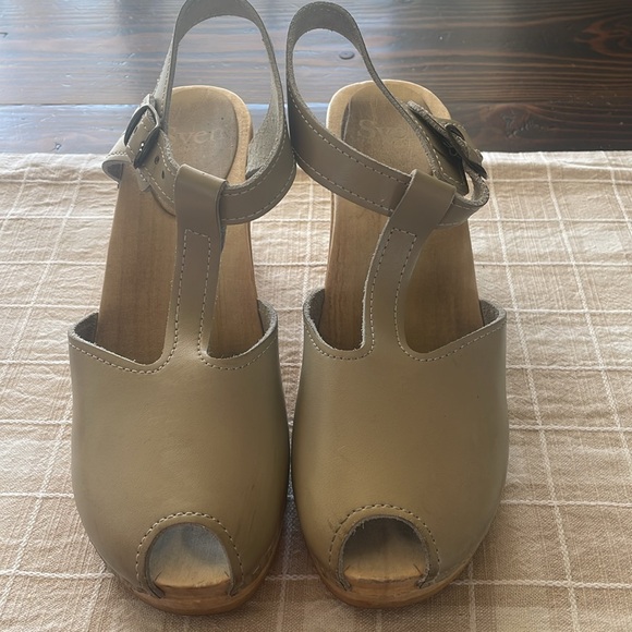 Sven T Strap Clogs with Peep Toe - Picture 4 of 7